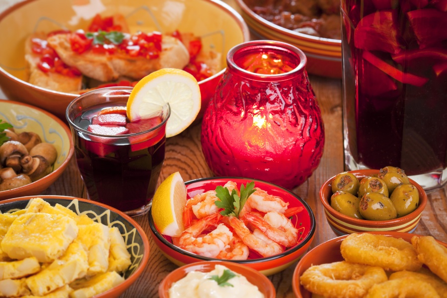 Auch Fischvariationen gehören zu den typischen Tapas Auch Fischvariationen gehören zu den typischen Tapas