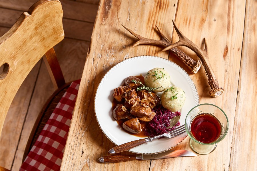 Rehgericht mit Rotwein - Welcher Wein passt zu Reh?