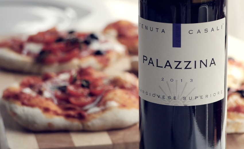 Mediterraner Genuss mit Rotwein aus Italien