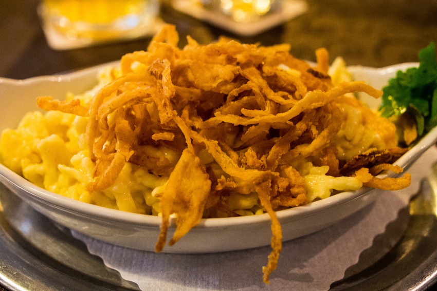 Kaesespaezle mit Roestzwiebeln - Welcher Wein zu Käsespätzle?